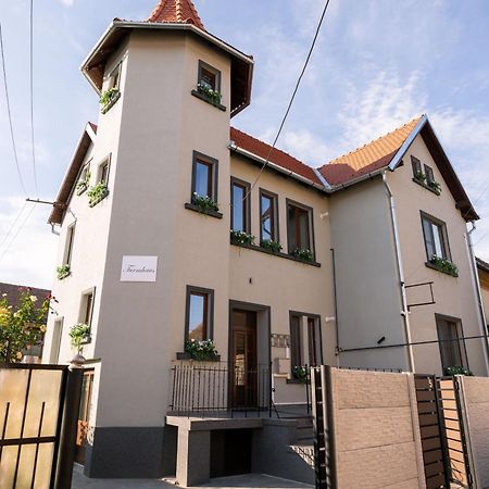 Turmhaus Hermannstadt ภายนอก รูปภาพ